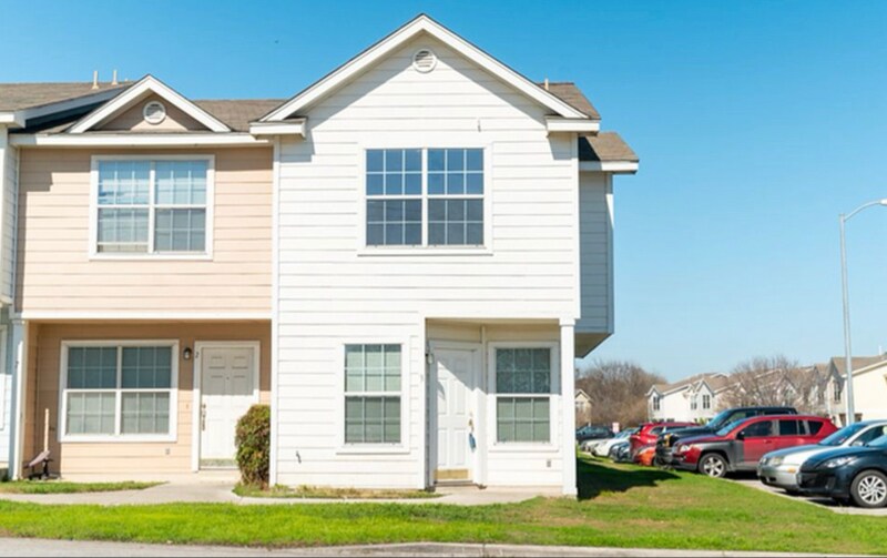 Primary Photo - 3 Bratton Dr