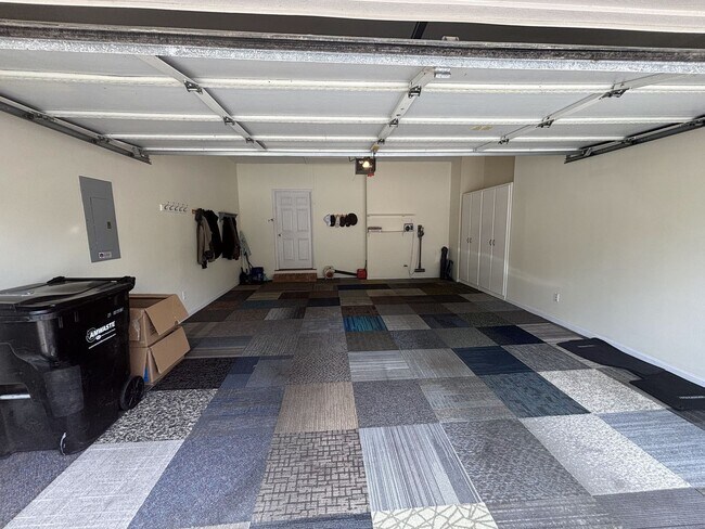 Building Photo - Spacious 3 Bed 2 Bath Home In Homewood With Large Basement