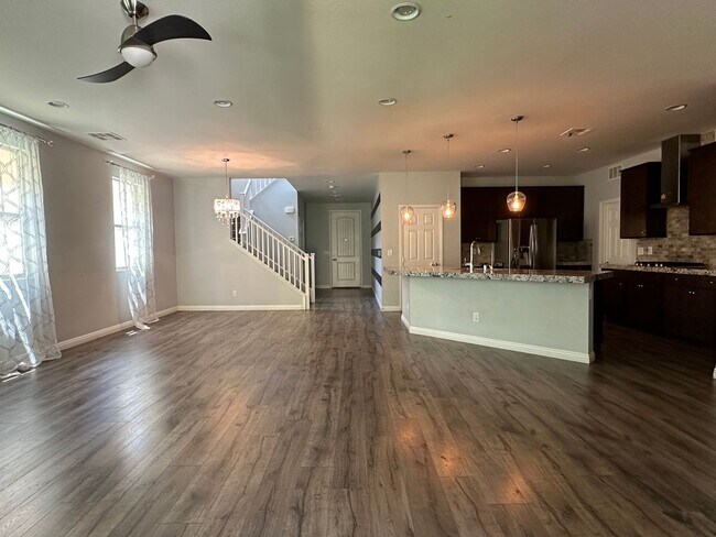 Building Photo - Beautiful Home in the Paseos of Summerlin!