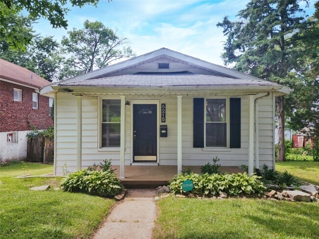 Primary Photo - 5215 Dewey Ave