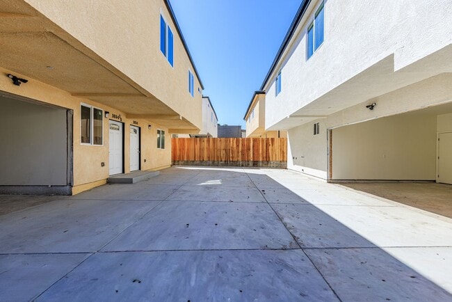 Building Photo - 1640 Murchison St