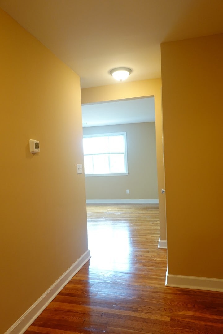 Building Photo - 8713 Plymouth St