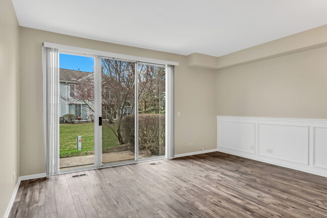 Building Photo - 1625 Woodcrest Cir