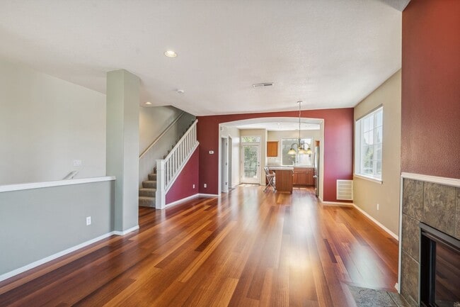 Building Photo - 16884 NW Shadow Hills Ln