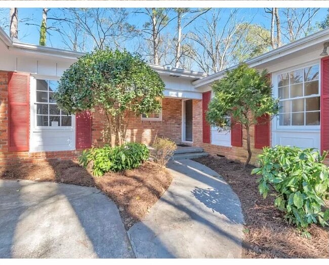 Primary Photo - 2493 Shallowford Rd