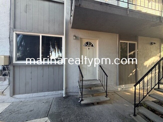 Building Photo - 114 Carolina St