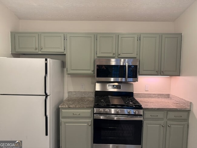 Building Photo - 1417 Keys Crossing Dr NE