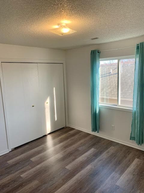 Building Photo - 205 5th St