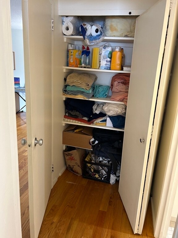 Building Photo - 77 Pond Ave