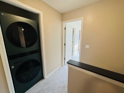 Building Photo - "Charming 2-Bed, 2-Bath Townhouse with Gleaming Hardwood Floors in Saint Anthony!"