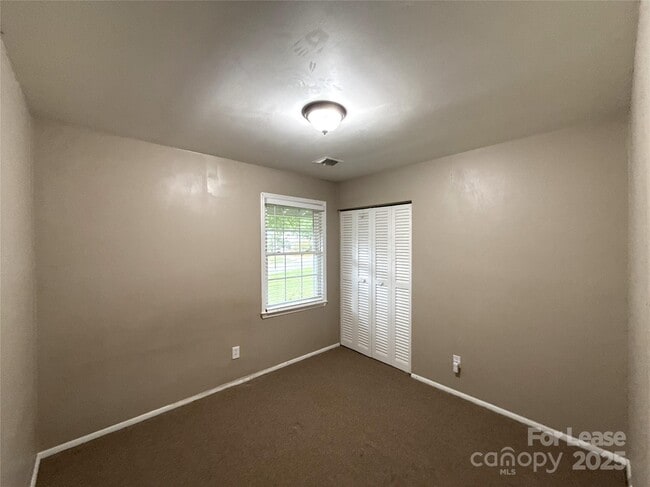 Building Photo - 118 Manning Dr