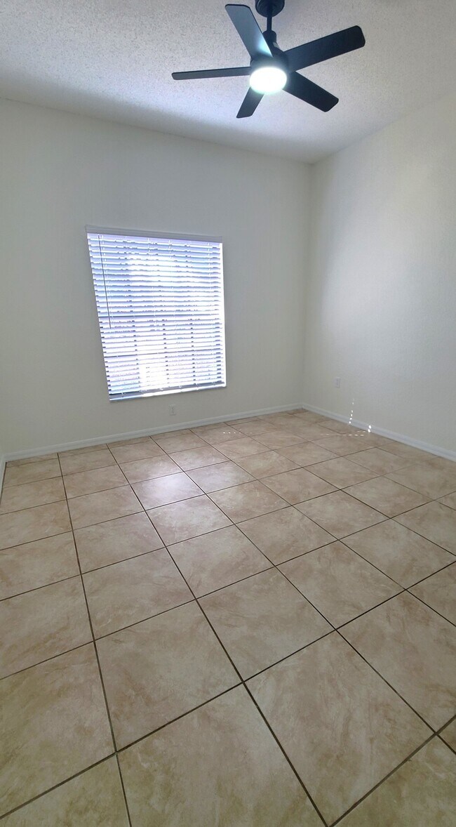 Building Photo - 10490 Chalmer St