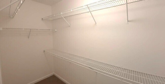 Building Photo - 984 Pointers Way