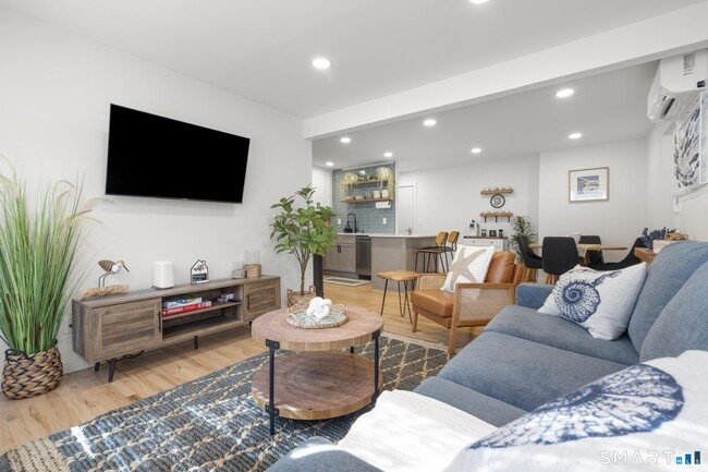 Building Photo - 1742 Boston Post Rd