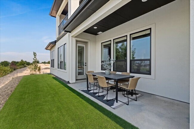 Building Photo - Brand new home stunning Valor Estates in Kuna