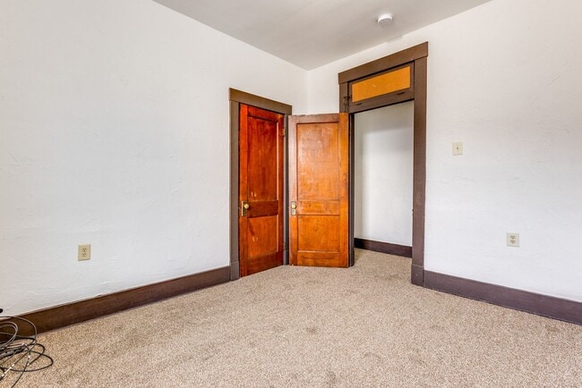 Building Photo - 466 Hays Ave