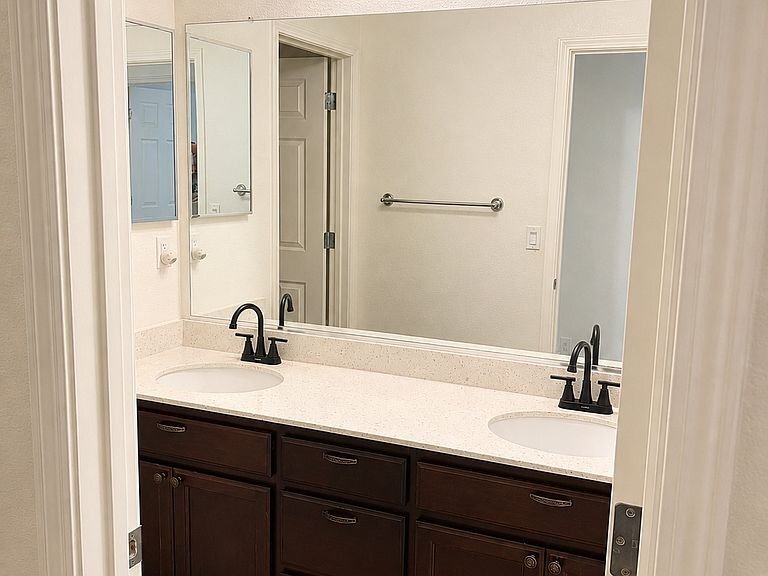 Building Photo - 1482 Moonbeam Way