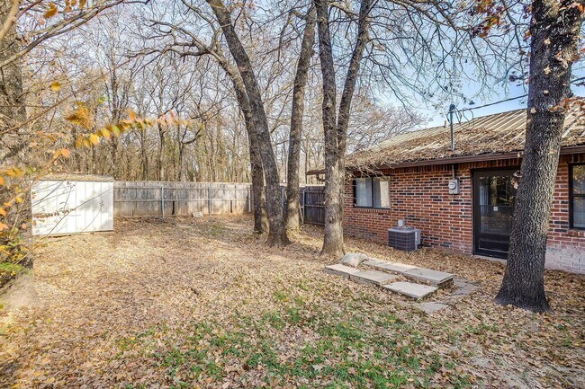 Building Photo - 6530 Fall Creek Hwy