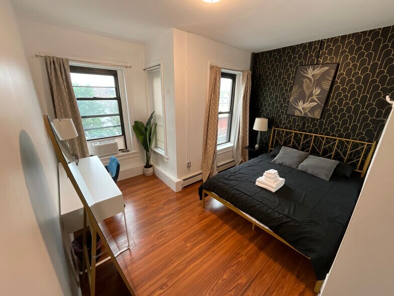 Building Photo - 871 Harrison Ave