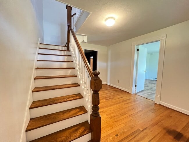 Building Photo - Home at Last!