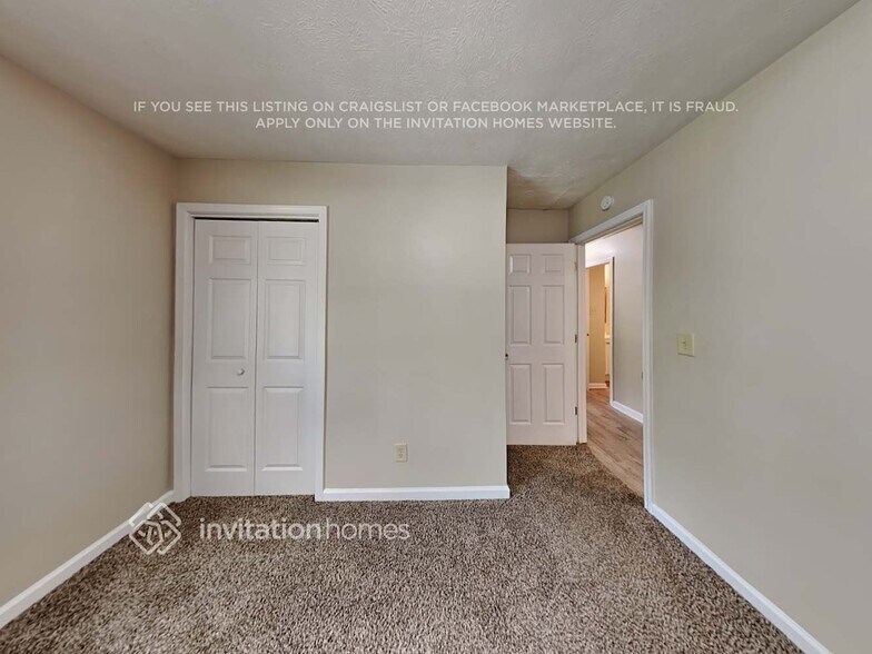 Building Photo - 2907 Spring Lake Dr
