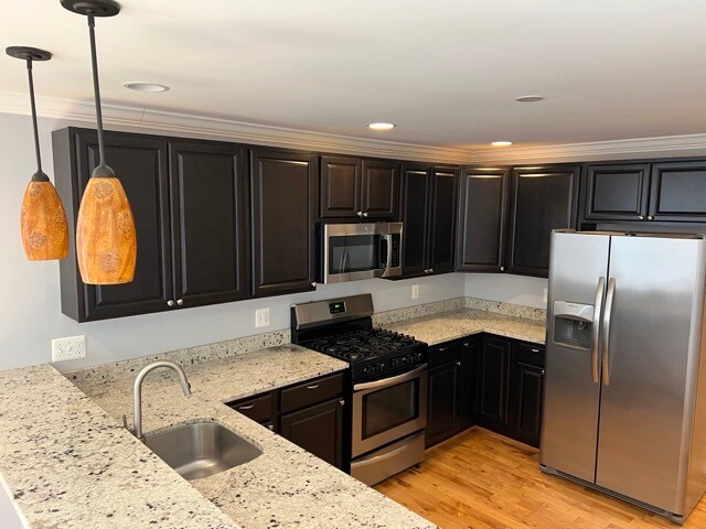 Kitchen - 217 S Regester St