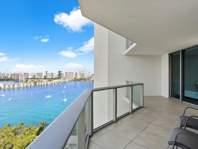 Building Photo - 17301 Biscayne Blvd