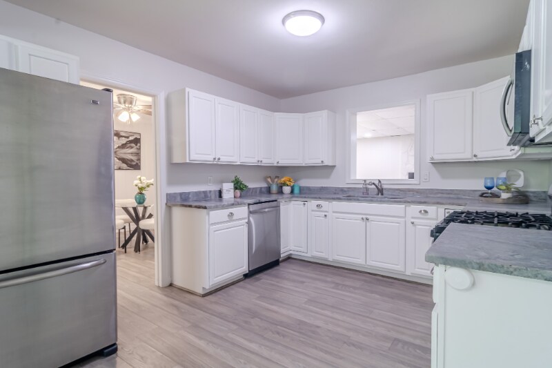 Building Photo - 317 Community Dr