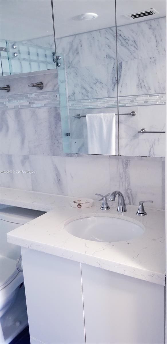 Building Photo - 19901 E Country Club Dr