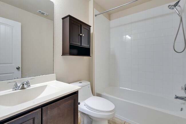 Building Photo - 116 Leona River Trl