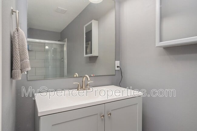Building Photo - 113 Marimba St