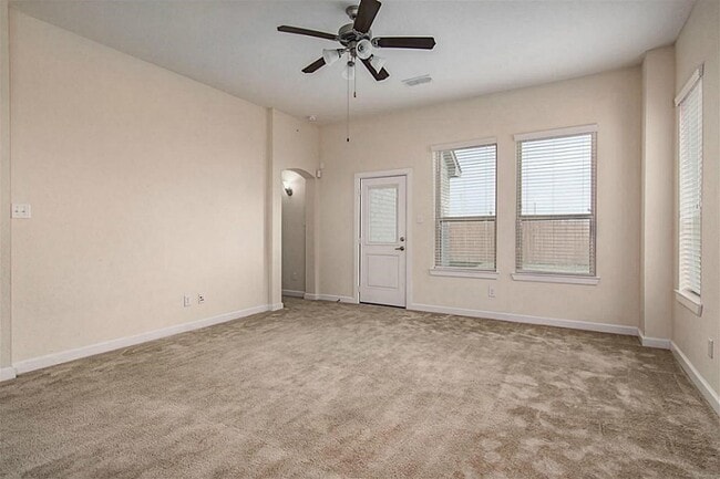 Building Photo - 8703 Seguin Cove Ln