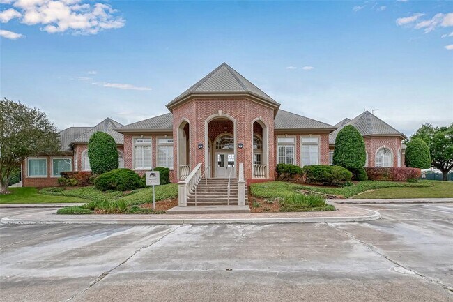 Building Photo - 14426 Summerleaf Ln