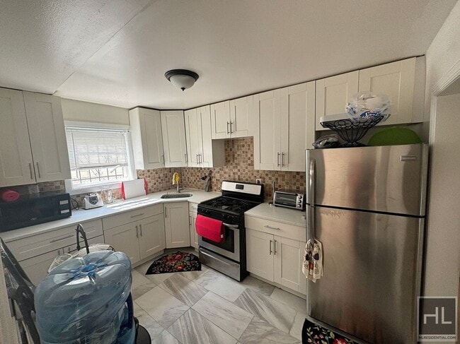 Primary Photo - BROOKHAVEN AVENUE - ROOM RENTAL