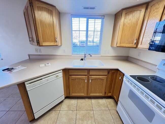 Building Photo - 1023 W 1360 S