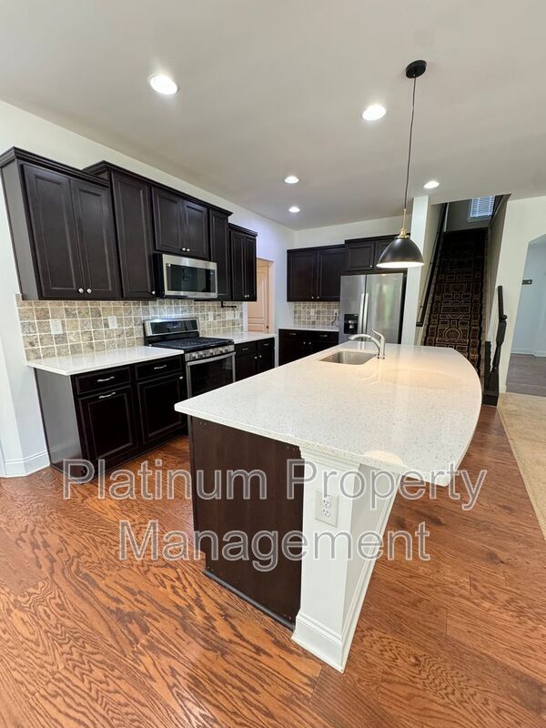 Building Photo - 2045 Birmingham Ct
