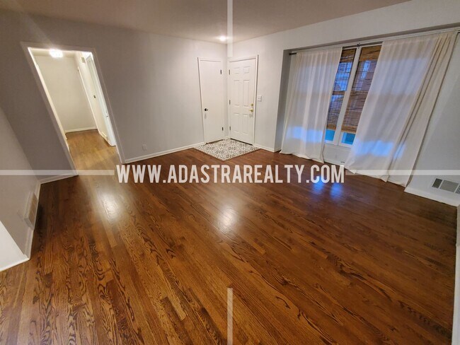 Building Photo - Beautiful Home in the Heart of Overland Pa...
