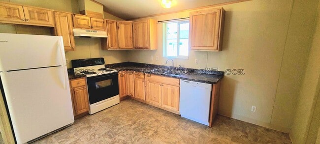 Building Photo - Remodeled!  3 Bed 2 Bath Modular house