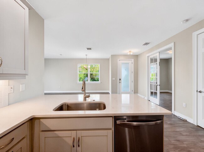 Building Photo - Live the Southwest Florida lifestyle in this lakefront villa in South Naples!