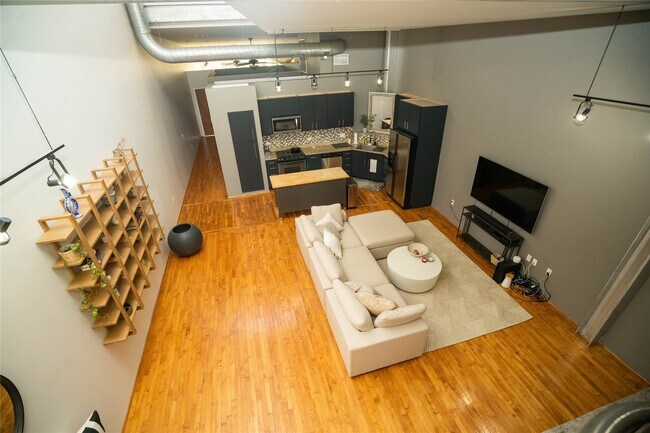 Building Photo - 1312 Live Oak St