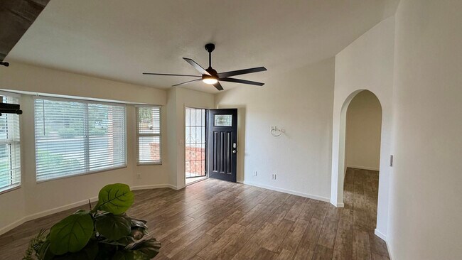 Building Photo - 3761 E Dulciana Ave