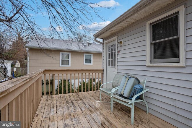 Building Photo - 8729 36th Ave