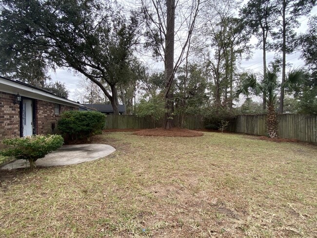 Building Photo - 23 Port Royal Dr