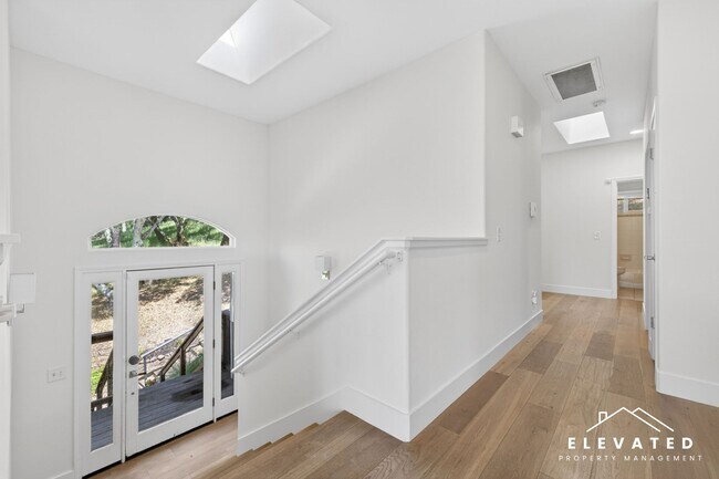 Building Photo - 9400 Chalk Hill Rd