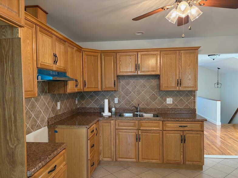 Building Photo - 3 Cottage St