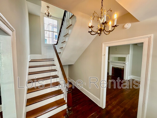 Building Photo - 104 Nassau St
