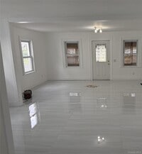 Building Photo - 309 Franklin Ave