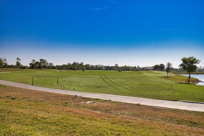 Building Photo - Seasonal Short-Term 3 Bedroom 2 Bathroom First Floor Condo located in Wellen Golf & Country Club!