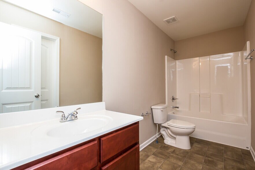 Building Photo - 251 Chandler Bluff Ct SE