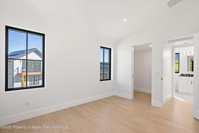 Building Photo - 30 St Finnbar Farm Rd